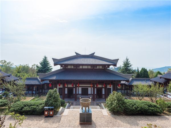 山东烟台蓬莱酒庄庭院与欧式餐厅内景实拍