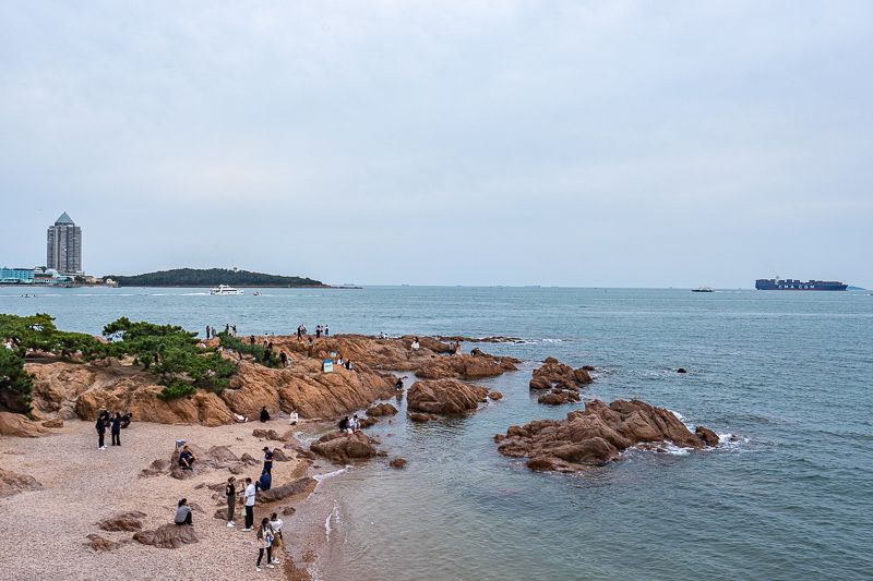 山东烟台蓬莱文成古堡地下酒窖恒温陈酿区与橡木桶实拍